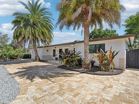4th image of 8333 SW 144th Ct