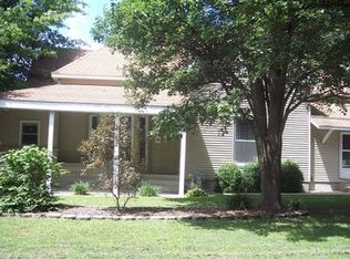 704 W Jefferson St, Sullivan, IL 61951