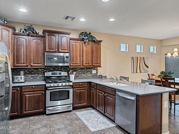 5th image of 42072 W DORSEY Drive