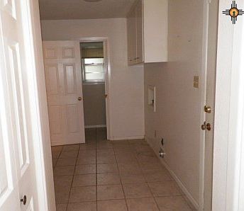 5th image of 601 W Silver Dr