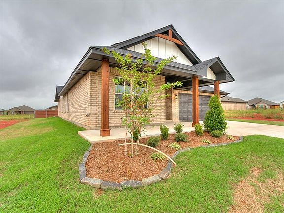 5th image of 12024 NW 121st Cir