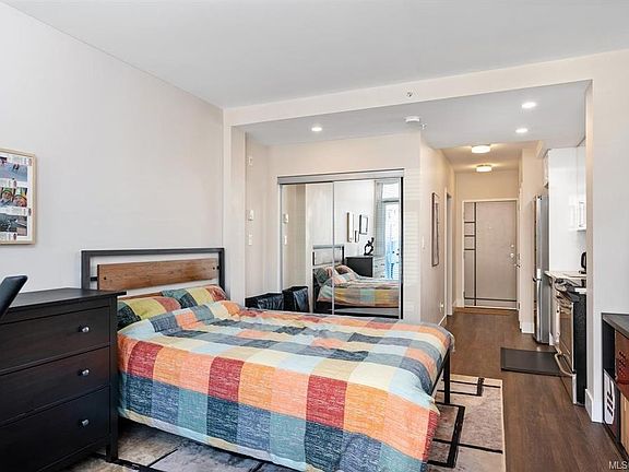 3rd image of 1090 Johnson St #705