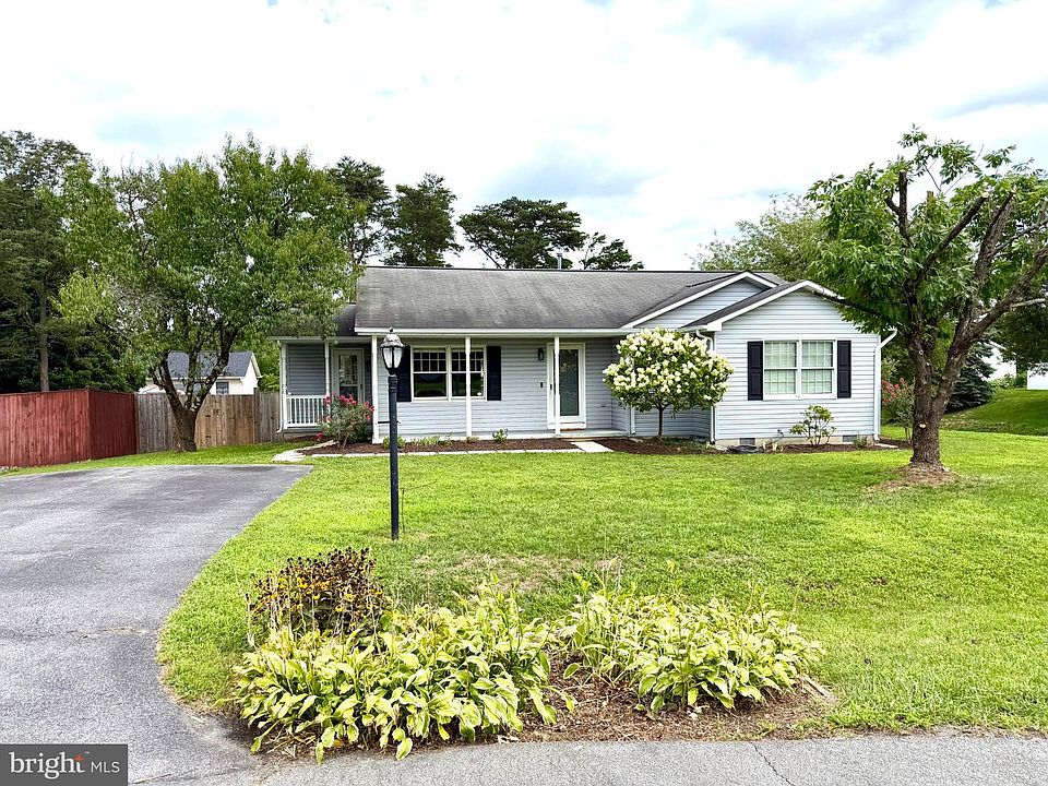 1st image of 107 Kingsland Ct