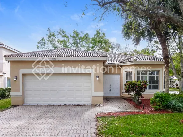 5804 NW 49th Ln, Pompano Beach, FL 33073