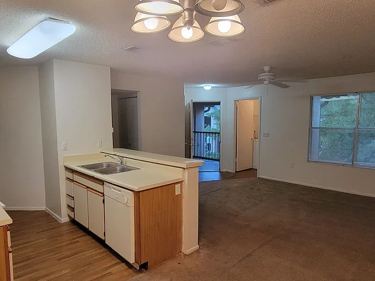 635 Buoy Ln #304 — Photo 23