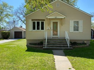 409 East St, Alma, NE 68920