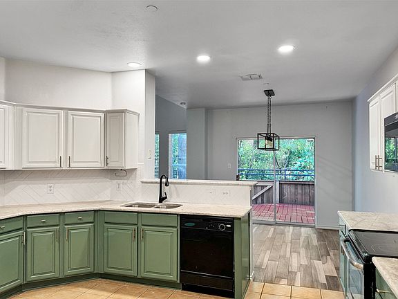 4th image of 244 Turnberry Ln