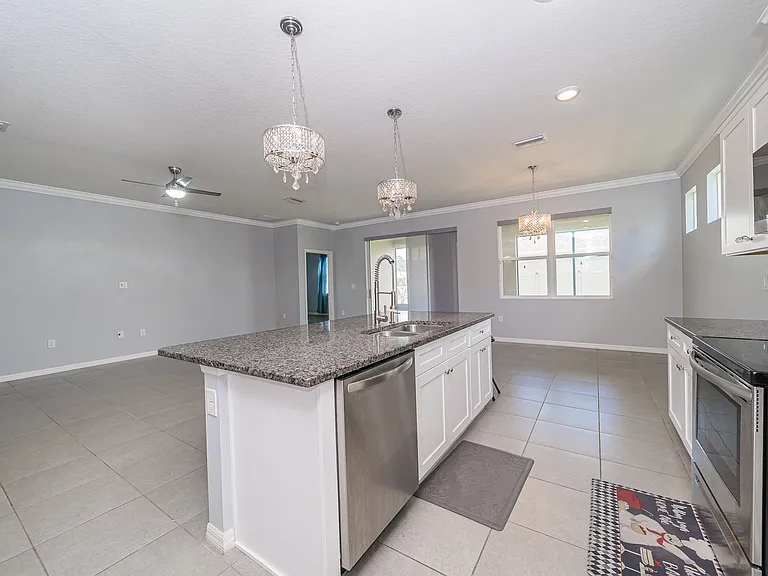 1092 Pipestone Pl — Photo 13