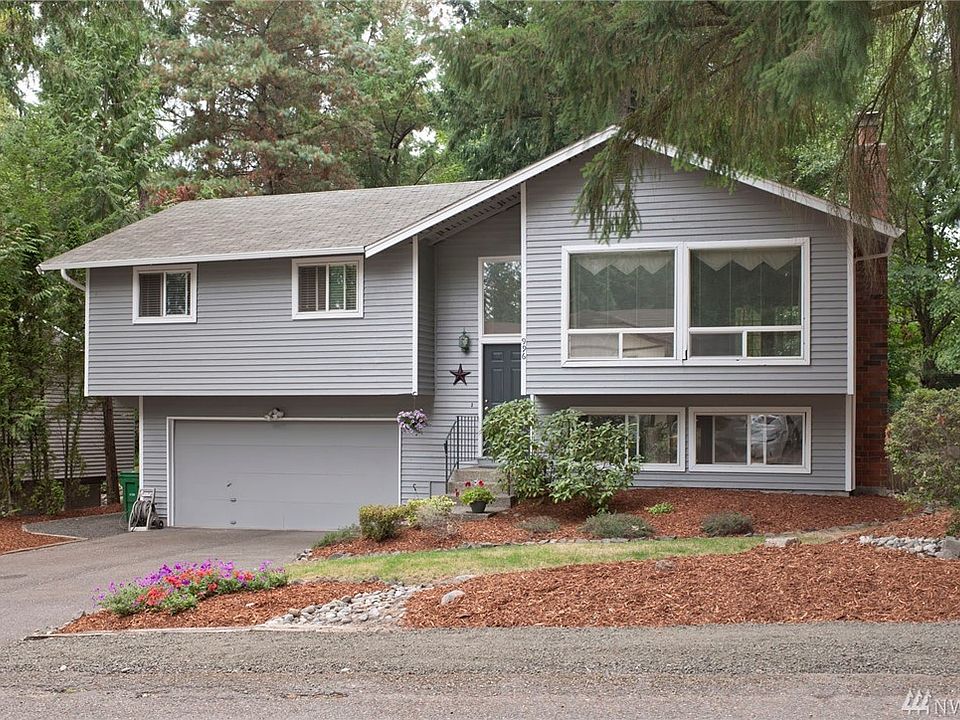 1st image of 996 NE Melia Ln