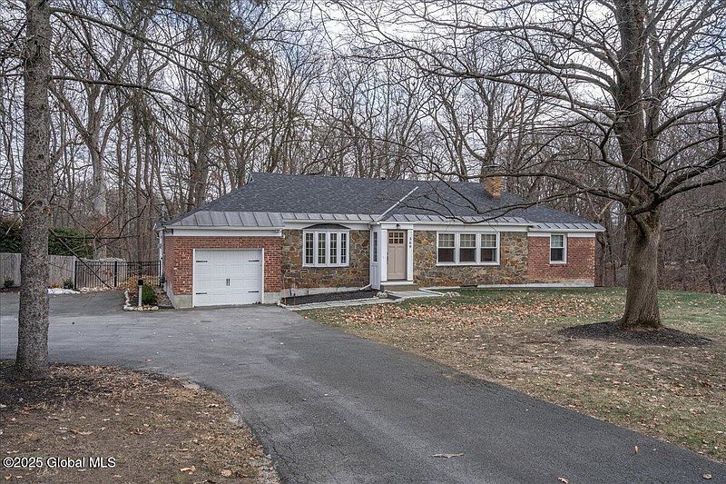 3rd image of 369 Loudon Road