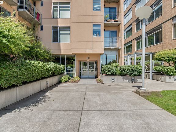 3rd image of 701 Columbia St APT 104