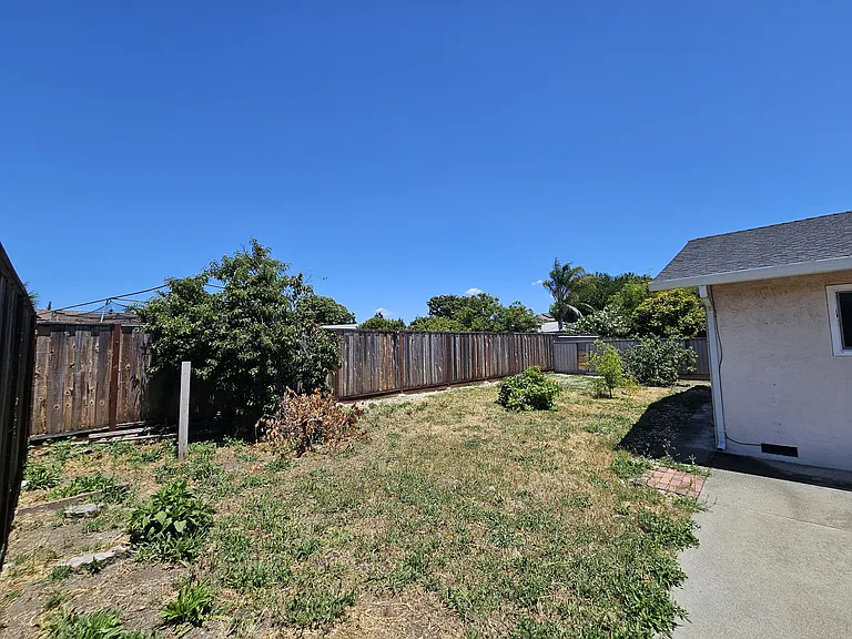 32270 Devonshire St — Photo 18