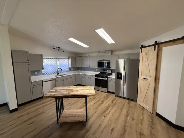 4313 Midway Rd, Elkhart, IN 46517