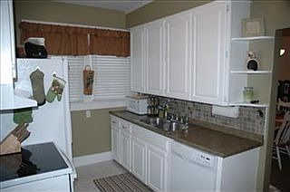 4th image of 1655 Norwood Blvd