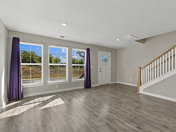 4th image of 308 Myatt Dr