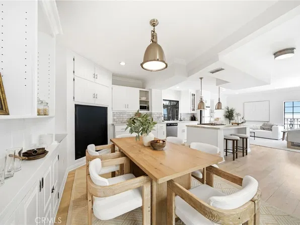 9624 Highland Gorge Dr, Beverly Hills, CA 90210