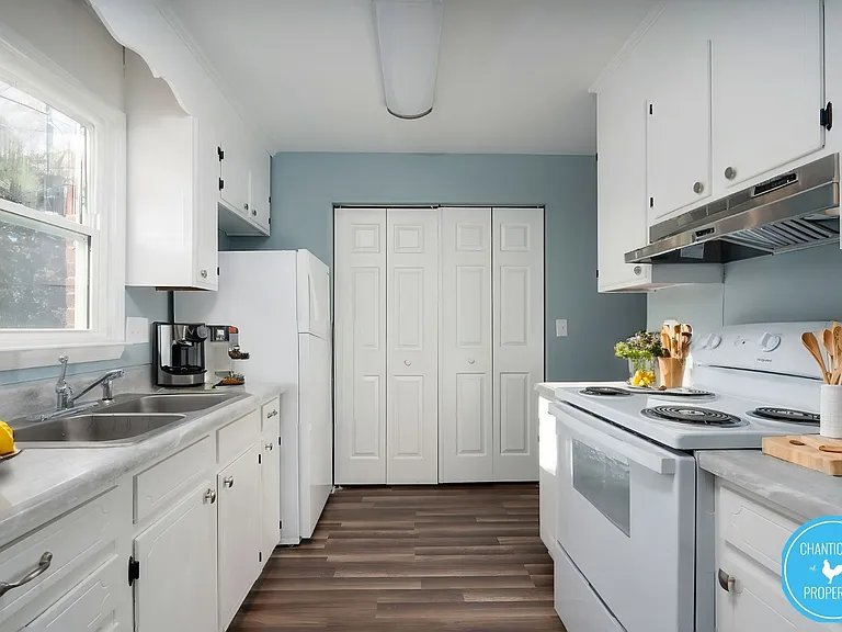 823 E Lafayette St — Photo 13