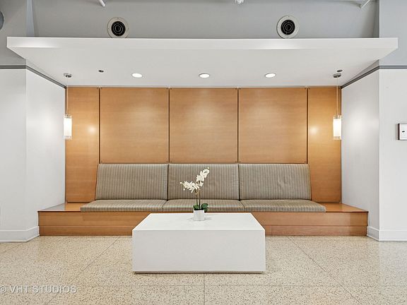 2nd image of 212 E Cullerton St #Penthouse 06