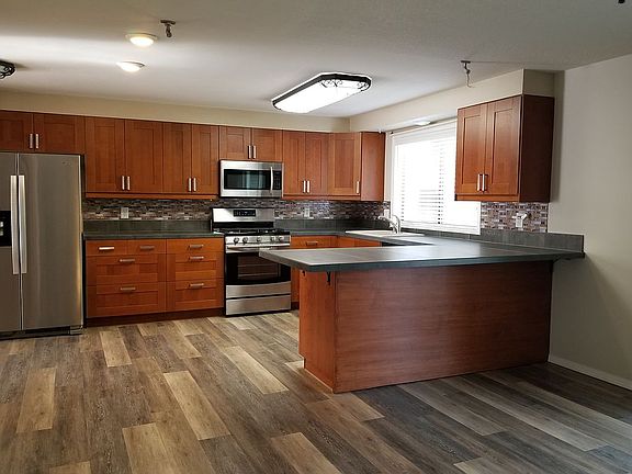 4th image of 1461 SE 51st Ave