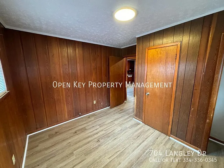704 Langley Dr — Photo 13