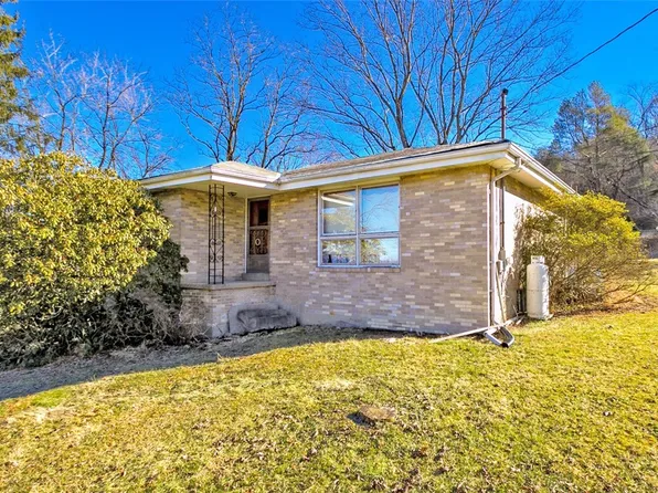 5581 Edwards Rd, Murrysville, PA 15668