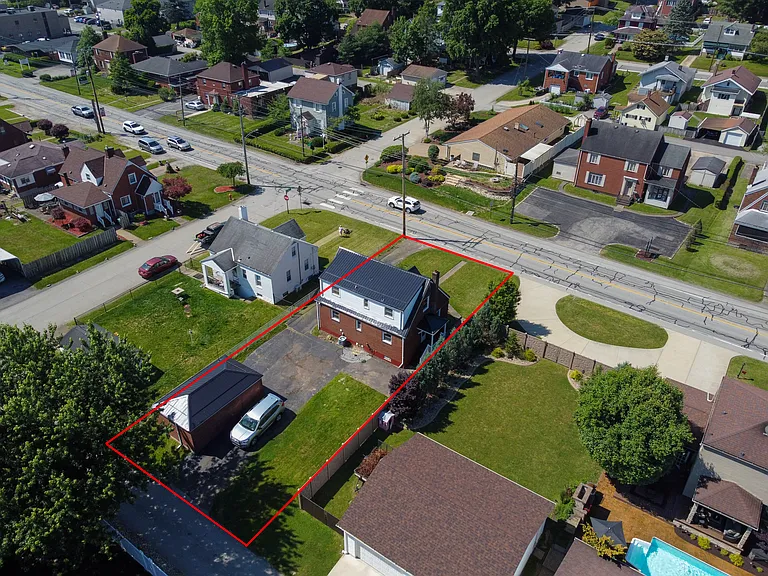 1323 Lincoln Way — Photo 34