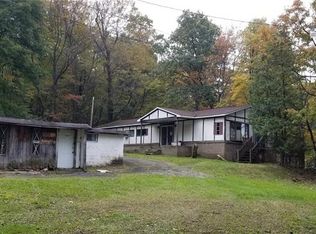 916 S Ruby St, Derry, PA 15627