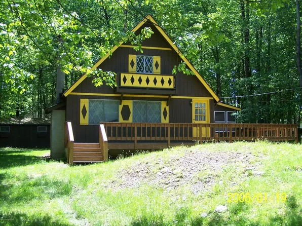 150 Canoe Trl, Pocono Lake, PA 18347