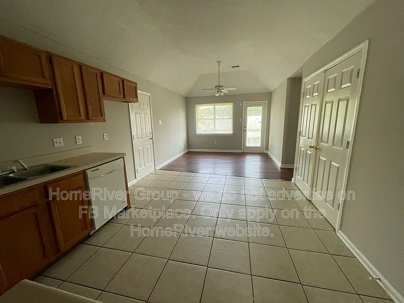 3 bed, 2.0 bath, 1144 sqft, $1,450 — Photo 4