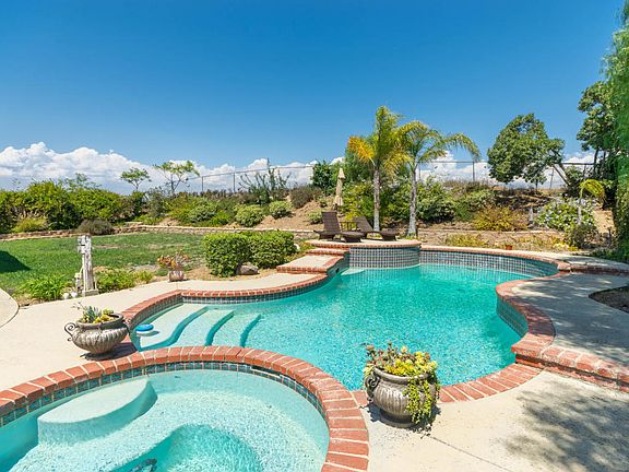 3rd image of 4366 N Avenida Prado