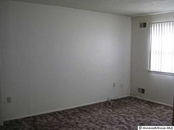 5th image of 1538 Newport Dr
