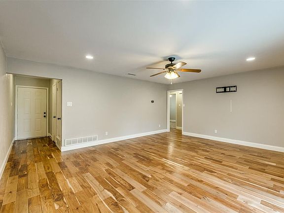 4th image of 3236 Shamrock Ln