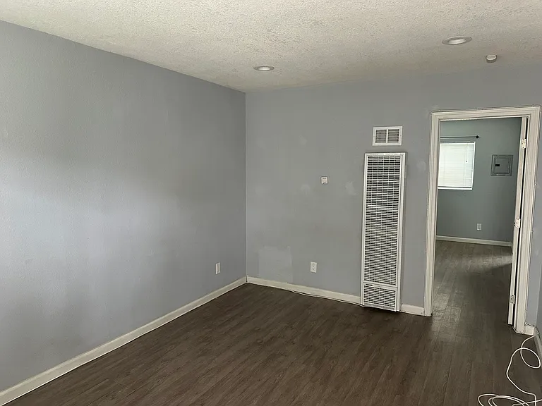 151 W Southgate Ave #4 — Photo 11