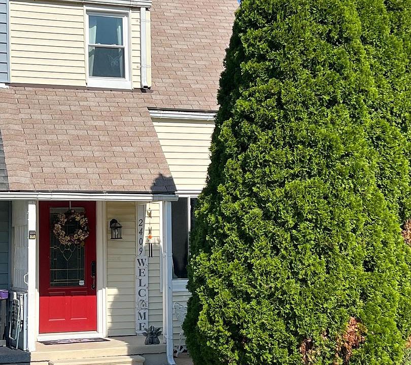 1st image of 2409 Woodridge Rd