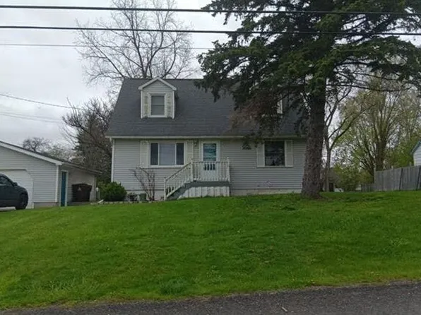124 W Hillcrest St, Alma, MI 48801