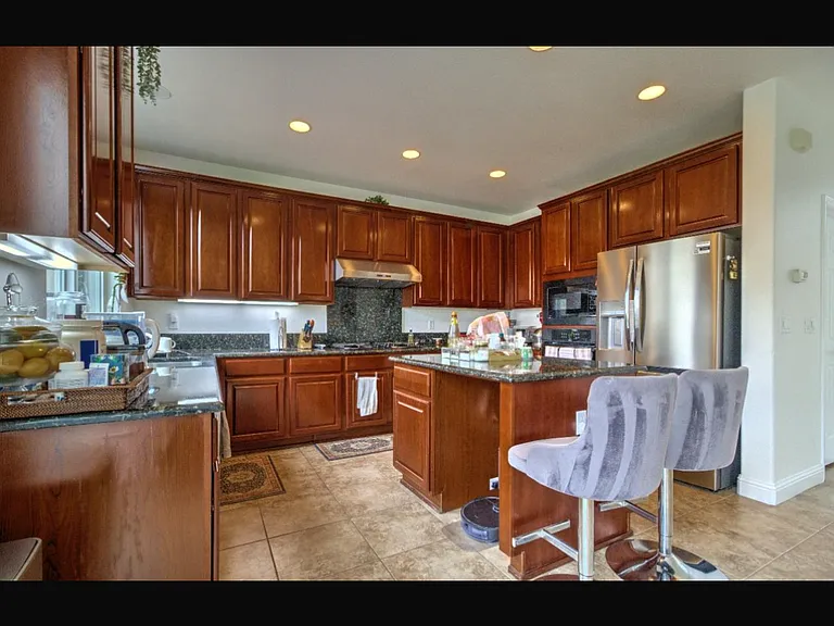 523 Danbury Pl — Photo 8