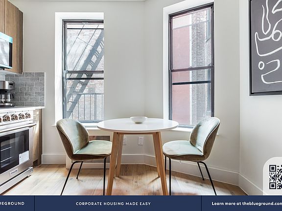 5th image of 82 Washington Pl APT 4D