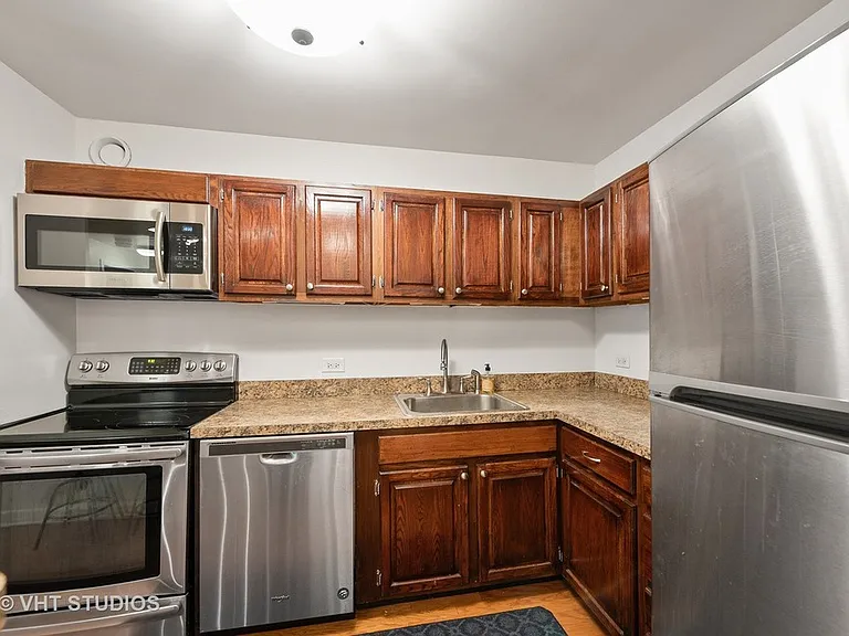 899 S Plymouth Ct #206 — Photo 5