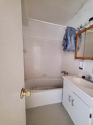 3rd image of 405 E 16th St #46