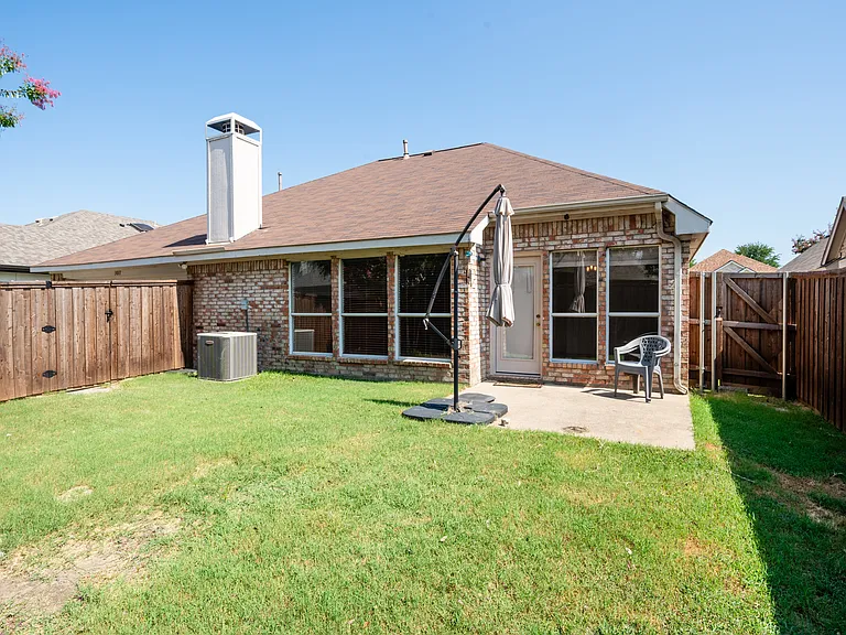 3011 Downhill Ln — Photo 17
