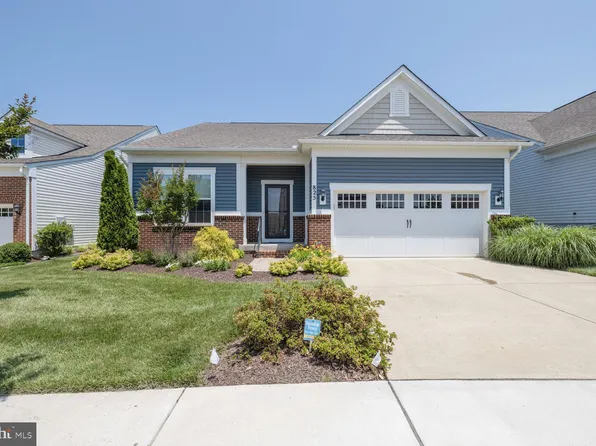 825 Butterfly Weed Dr, Germantown, MD 20876