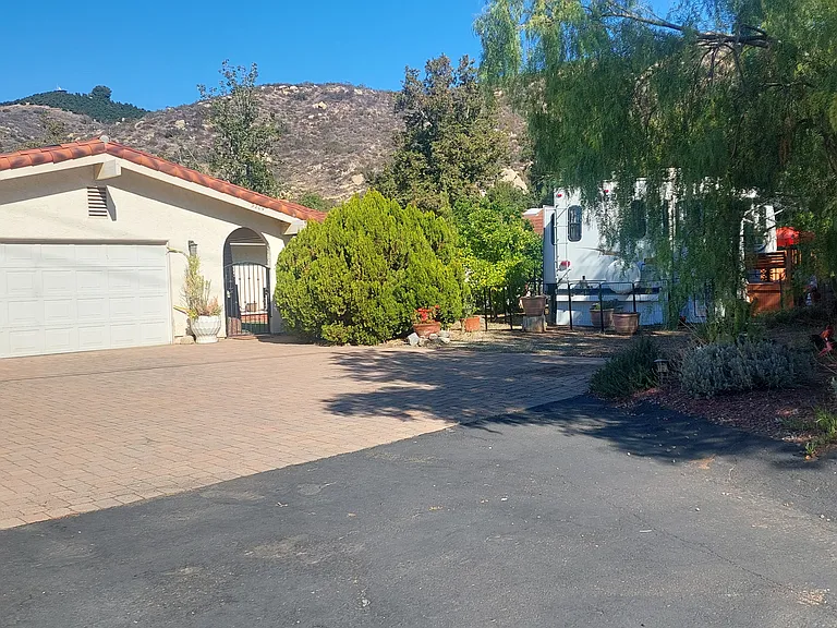 9204 Old Castle Rd #B — Photo 14