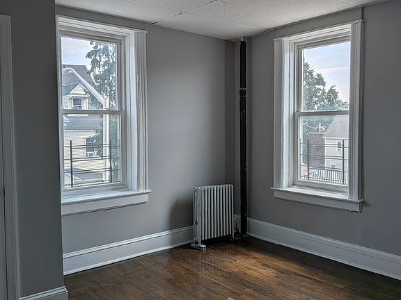3rd image of 317-319 William St