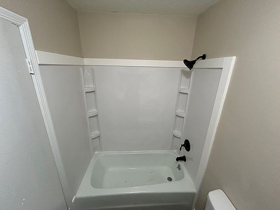 3rd image of 2804-2806 N Kaster Ct