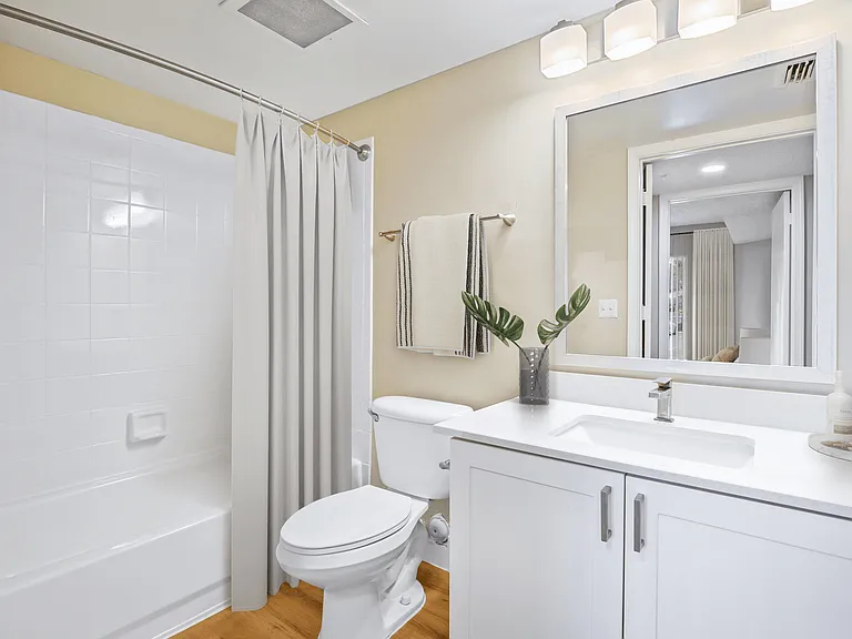 Sheridan Ocean Club Apartments — Photo 71