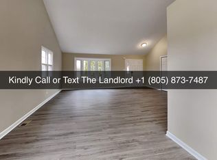 204 Rodenburg Rd, Roselle, IL 60172