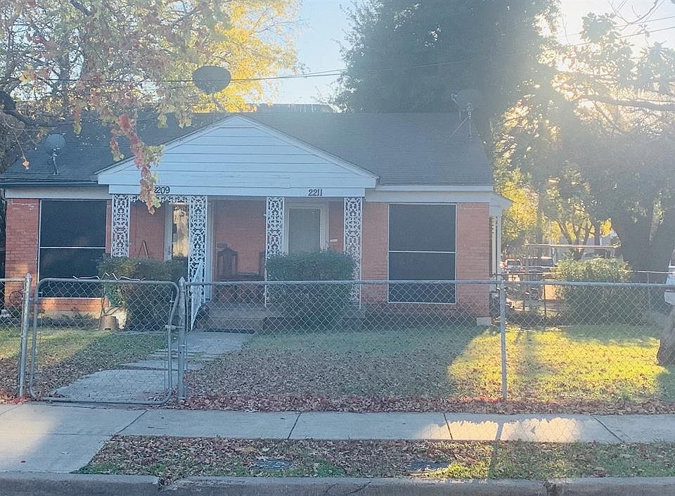 2nd image of 2211 N Prairie Ave