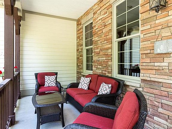 3rd image of 272 Holly Haven Ct