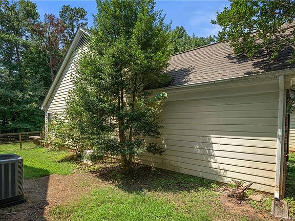 5th image of 5924 Carriage Oaks Dr
