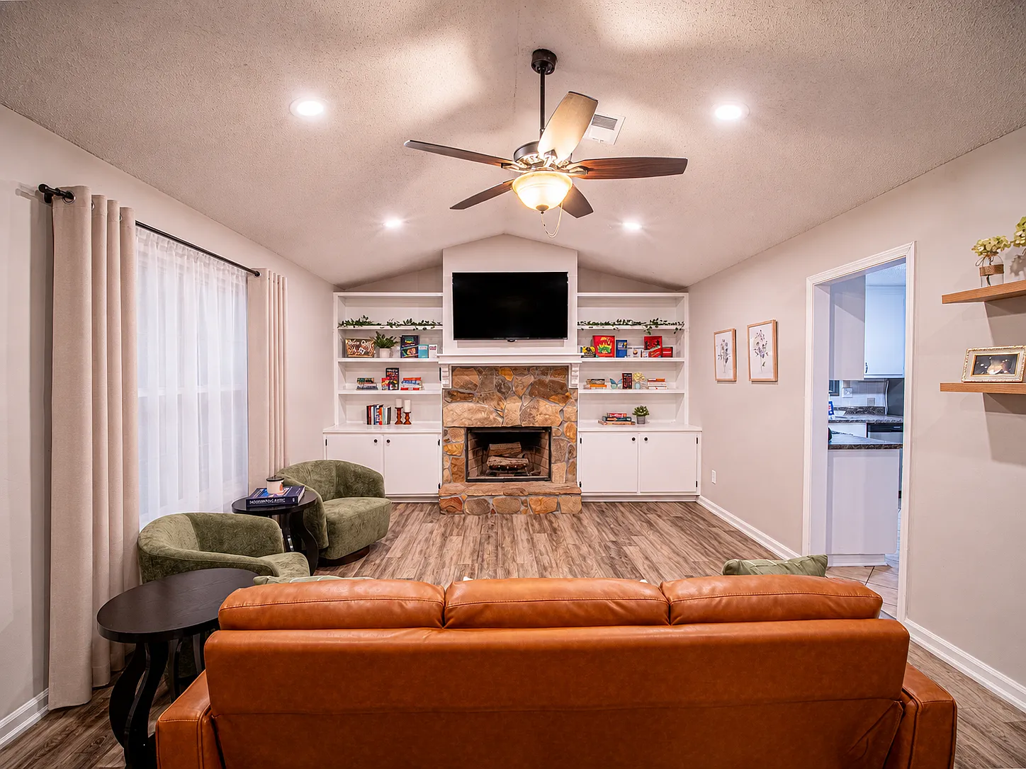 3 bed, 1535 sqft, $1,200 — Photo 2